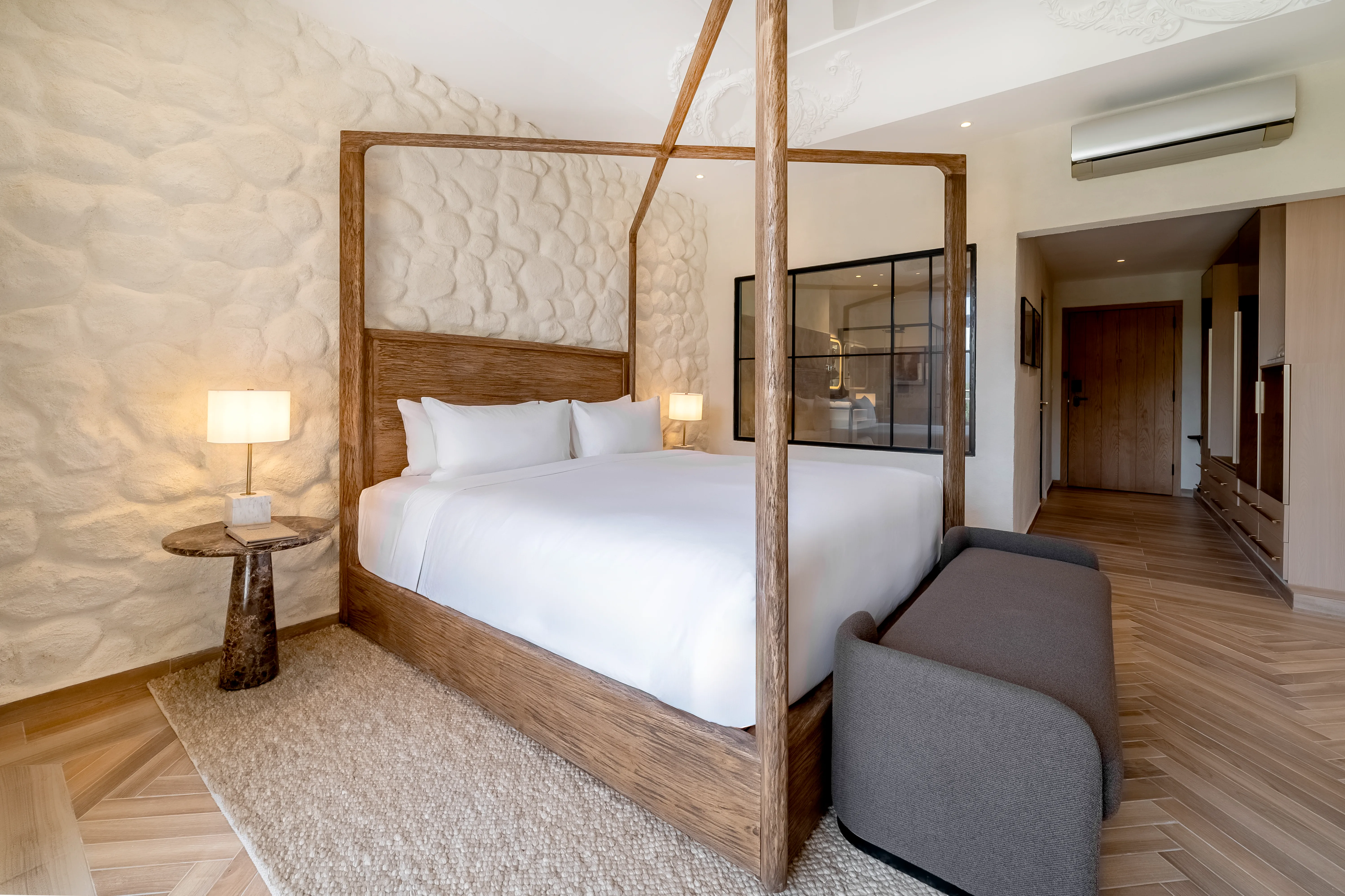 Standard Deluxe King Bed image 4